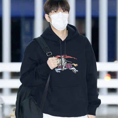버버리 블랙 EKD 후드 티셔츠 블랙  (승민 착용)