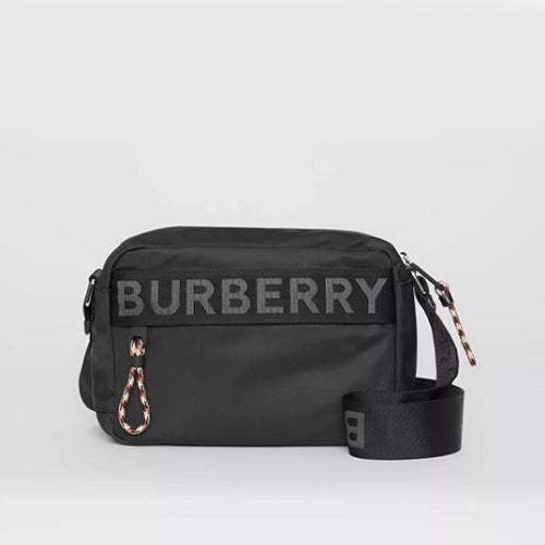버버리 로고 레터링 나일론 크로스백 블랙