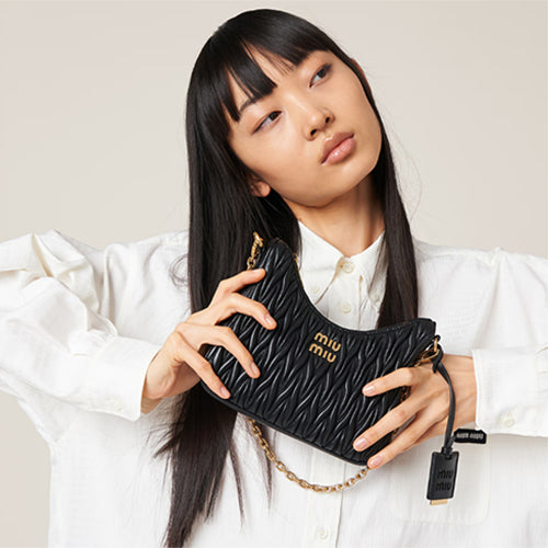 미우미우 마틀라세 숄더백 블랙 (민니 착용)~6Color~