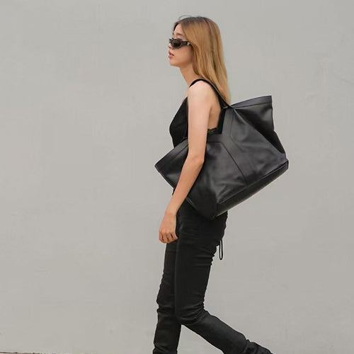 생로랑 Y 토트 그레인드 레더 블랙 (김나영,로제 착용)