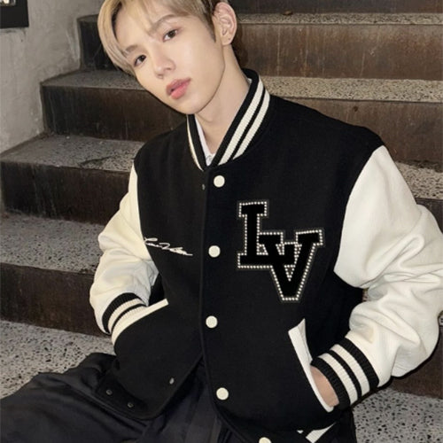 루이비통 시그니처 바시티 블루종 블랙 화이트 (쇼타로 착용)