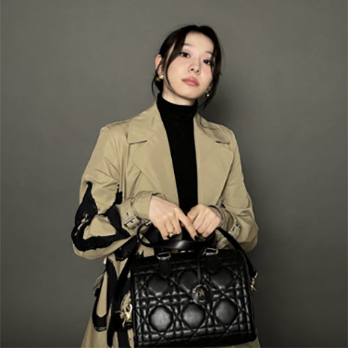 디올 그루브 25 매크로까나쥬 핸드백 블랙(김연아 착용)