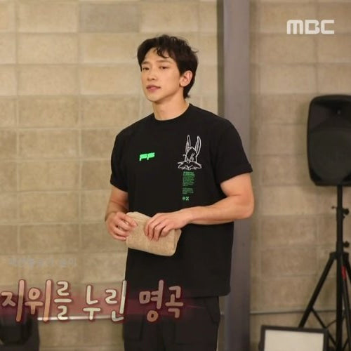 (국내배송, 당일출고) 오프화이트 더버니 오버핏 반팔 티셔츠 ~2Color~ (비 착용)