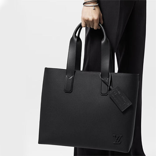 루이비통 파일럿 토트백 블랙