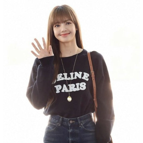 (국내배송) 셀린느 벨루어 패치로고 맨투맨 - 블랙핑크 리사, 산다라박 착용