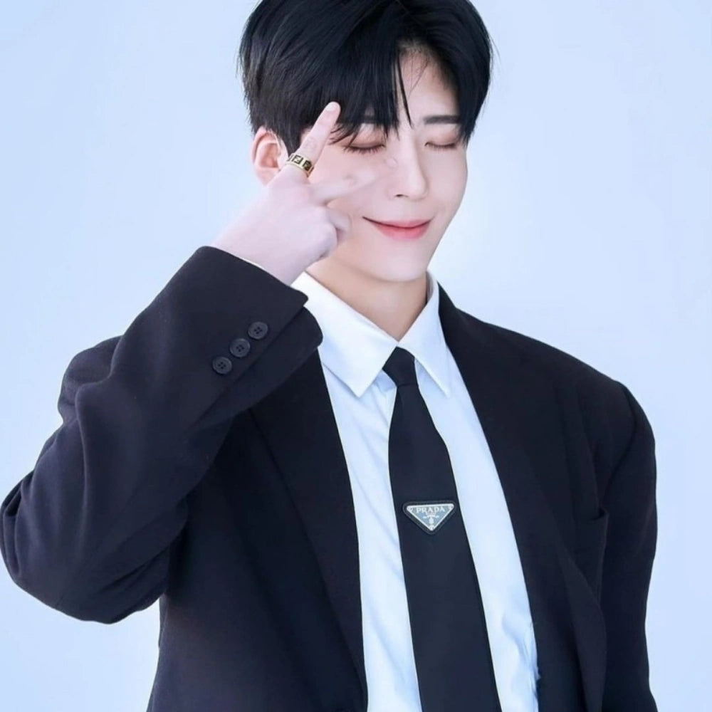 (국내배송, 당일출고) 프라다 개버딘 리나일론 넥타이 ~2Color~ (강다니엘, 남주혁, 비와이 착용)