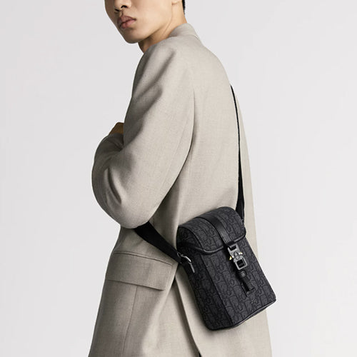 디올 히트 더 로드 버티컬 미니 메신저백 블랙