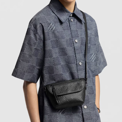 루이비통 펄스 웨어러블 월릿 크로스백