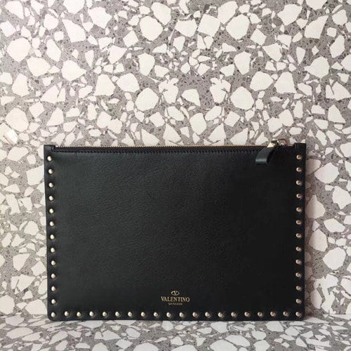 발렌티노 락스터드 클러치백 블랙