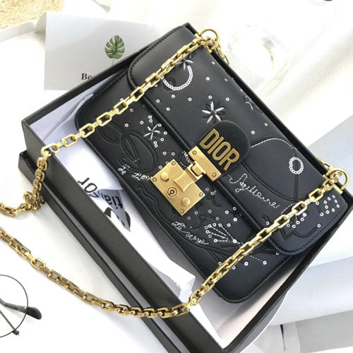 크리스찬디올 18SS Diorrama 리미티드 에디션 블랙 자수 숄더백